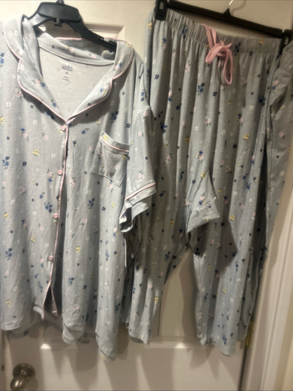 Sz 4x gray floral Capri pajama set Croft & barrow